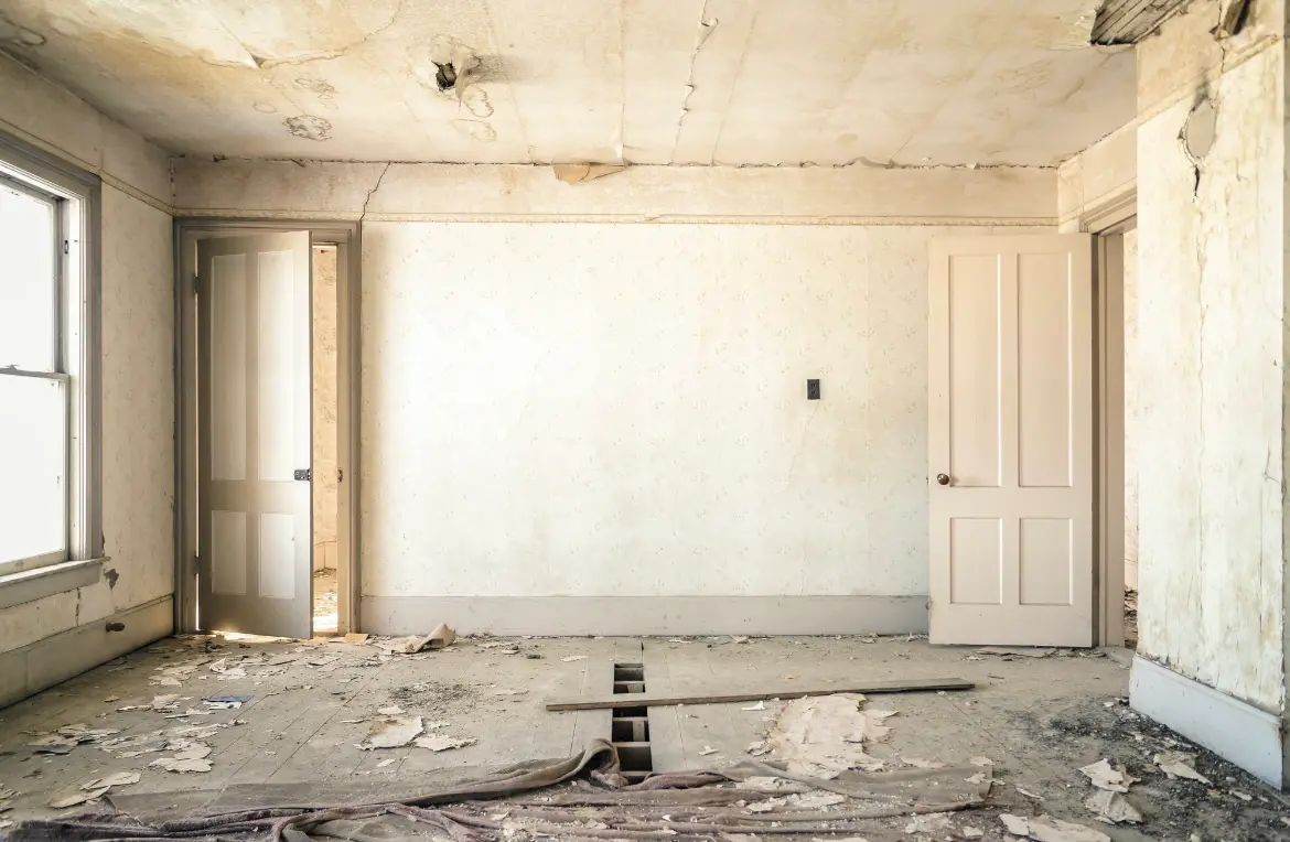 Waste disposal crew managing a cleanout project in Parkville